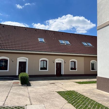 Penzion Manes Krabcice Zewnętrze zdjęcie